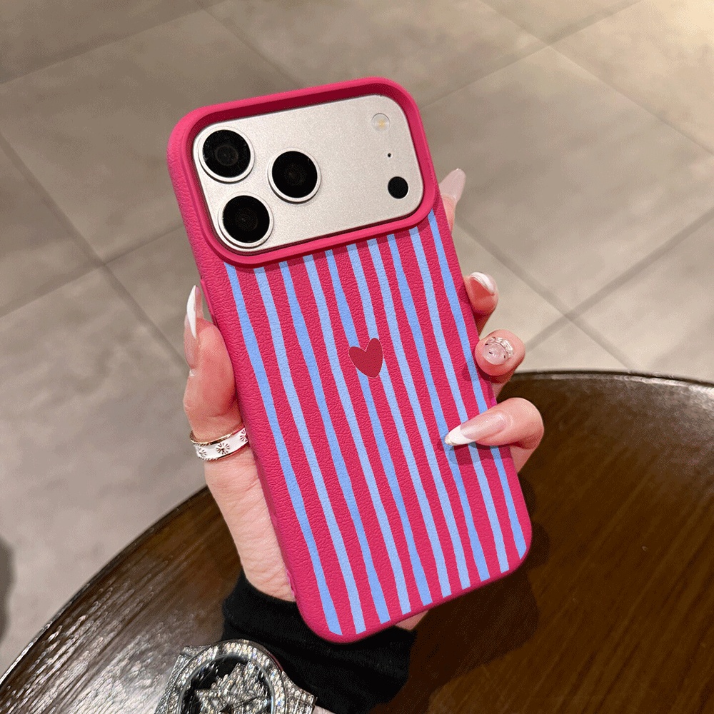 Vertical Stripes Hearts Phone  - огляд і ціна Apple Iphone 16